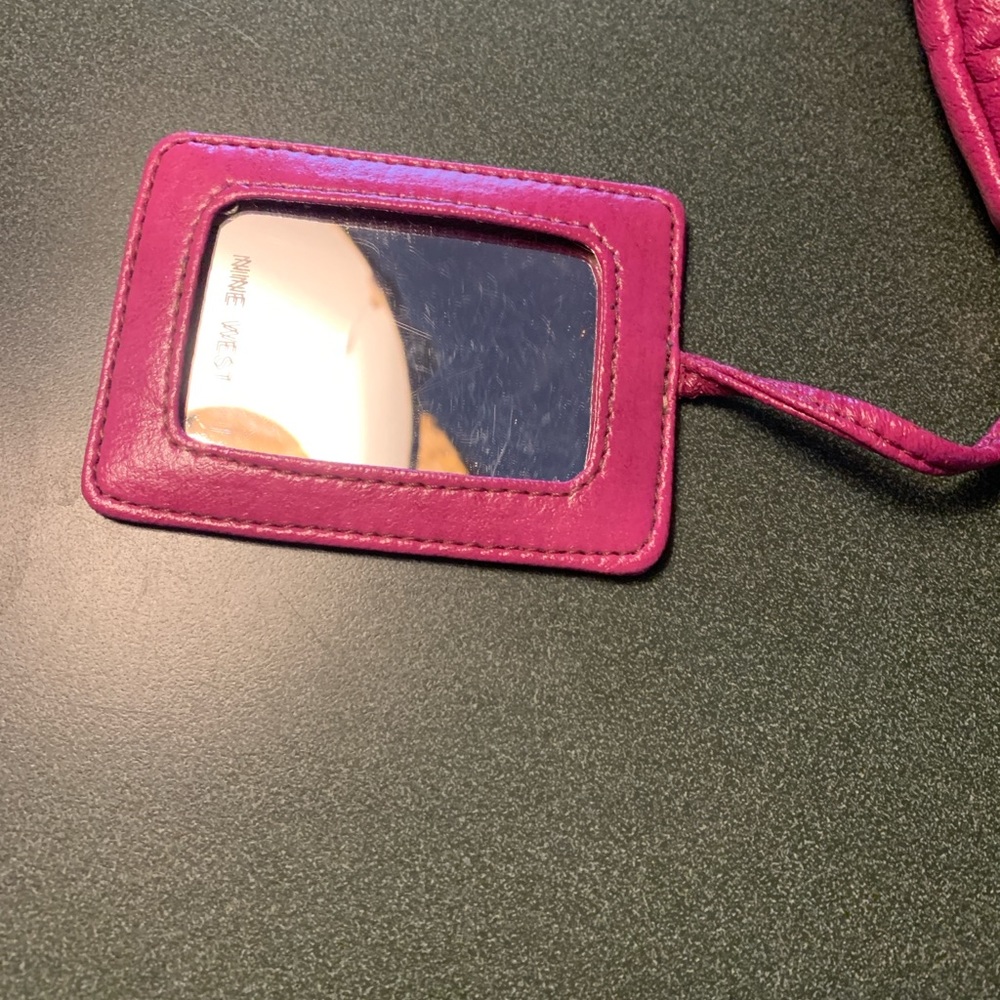 Cute hand held spring purse. - Picture 5 of 11